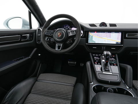 Porsche Cayenne 4.0 Turbo Coupé Aut. *CERAMIC-BRAKES | HEAD-UP | CARBON-PACK | NIGHT-VISION | ADAPTIVE-CRUISE | BLIND-SPOT | SOFT-CLOSE | BURMESTER | LEATHER-FABRIC | MEMORY-PACK | HEATED-SPORTSEATS | TOP-VIEW | KEYLESS | F