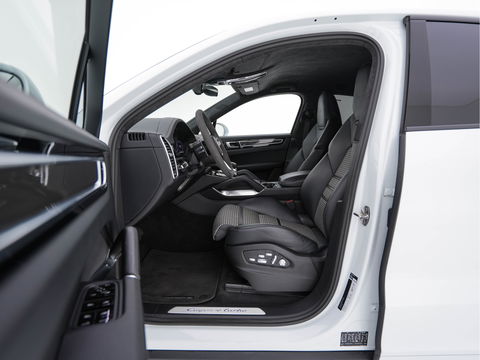 Porsche Cayenne 4.0 Turbo Coupé Aut. *CERAMIC-BRAKES | HEAD-UP | CARBON-PACK | NIGHT-VISION | ADAPTIVE-CRUISE | BLIND-SPOT | SOFT-CLOSE | BURMESTER | LEATHER-FABRIC | MEMORY-PACK | HEATED-SPORTSEATS | TOP-VIEW | KEYLESS | F