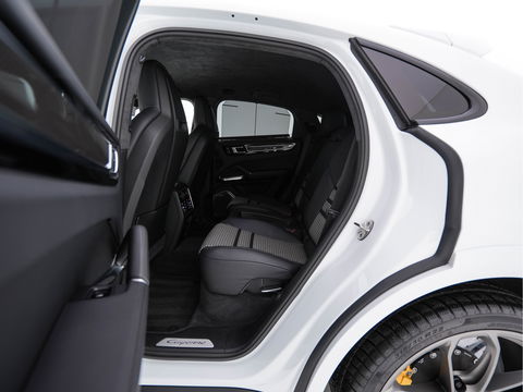 Porsche Cayenne 4.0 Turbo Coupé Aut. *CERAMIC-BRAKES | HEAD-UP | CARBON-PACK | NIGHT-VISION | ADAPTIVE-CRUISE | BLIND-SPOT | SOFT-CLOSE | BURMESTER | LEATHER-FABRIC | MEMORY-PACK | HEATED-SPORTSEATS | TOP-VIEW | KEYLESS | F