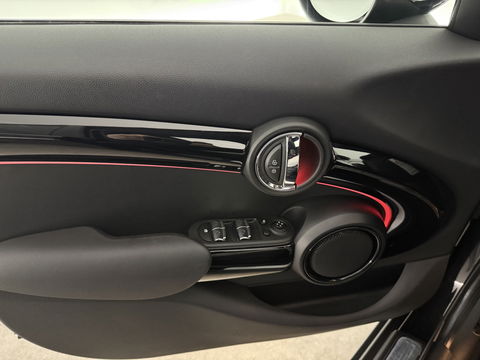 MINI Cooper 1.5 Cooper Business Edition | Pano | Sfeerverl. | Carplay | Cruise | Parkeersens. | Navi | NAP