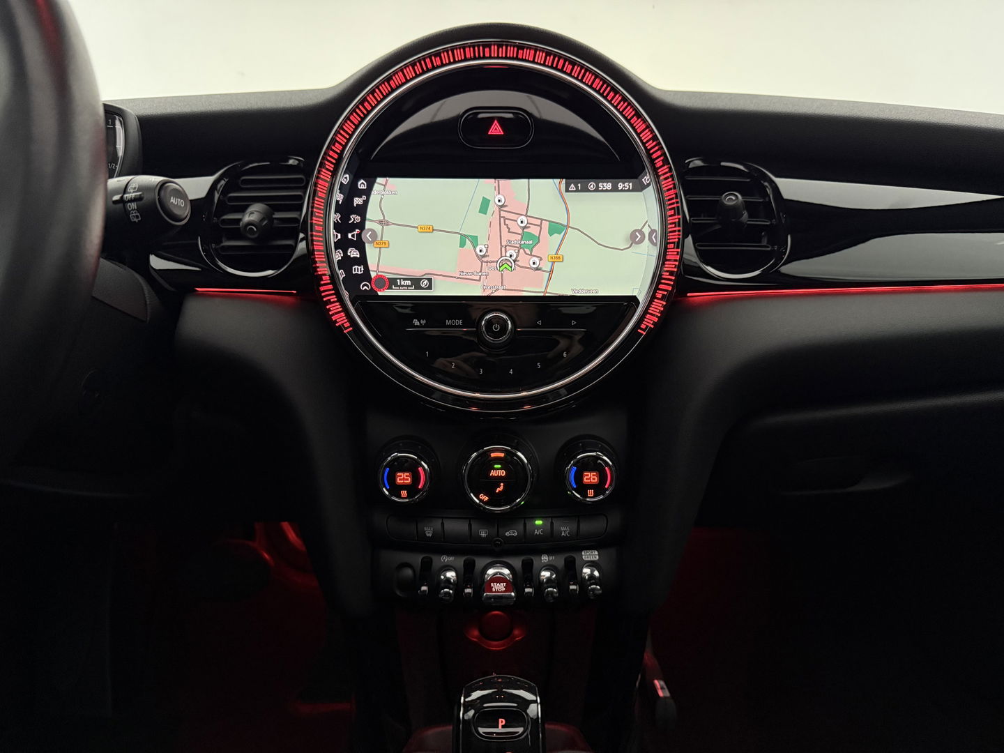 MINI Cooper 1.5 Cooper Business Edition | Pano | Sfeerverl. | Carplay | Cruise | Parkeersens. | Navi | NAP