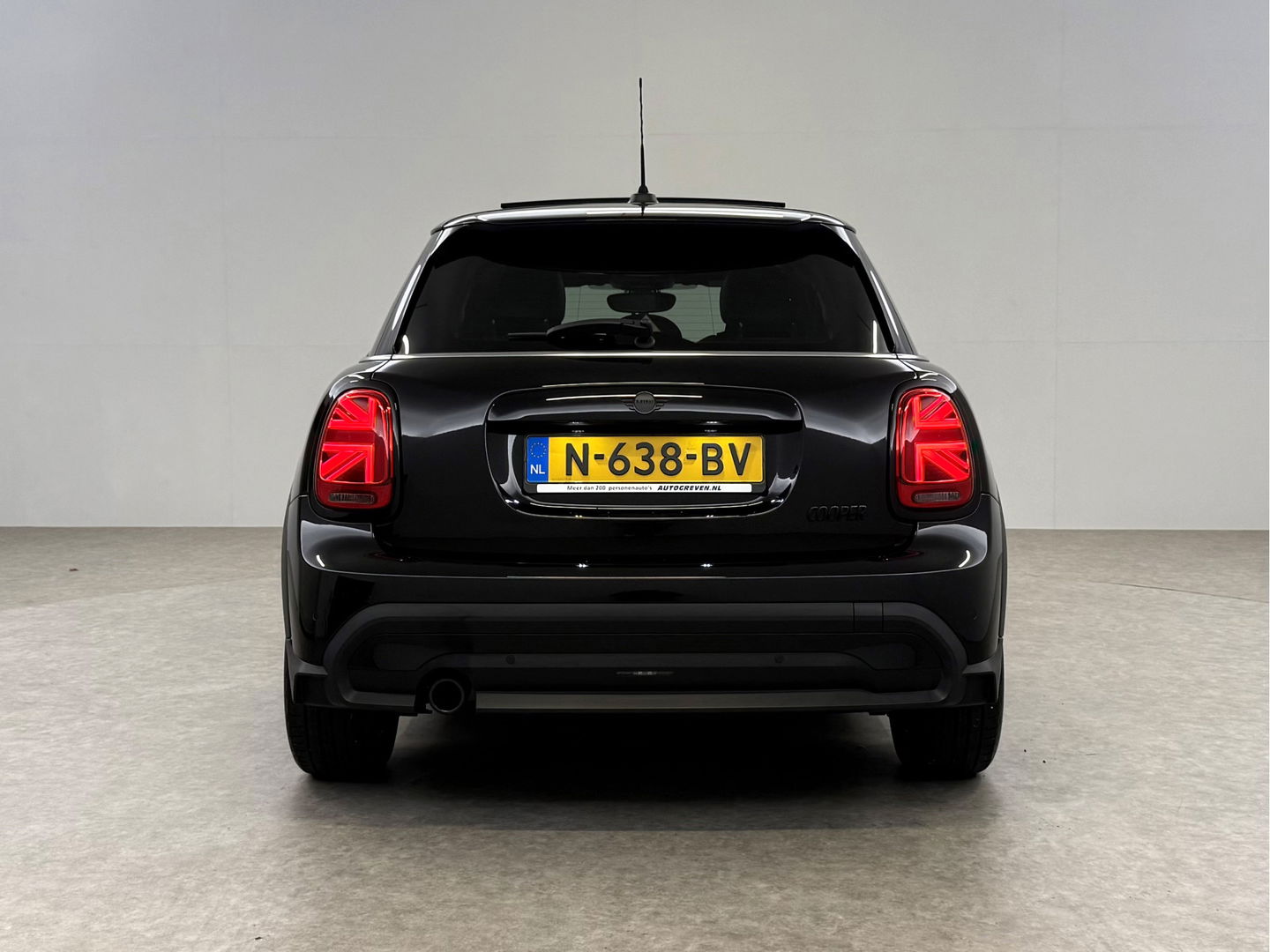 MINI Cooper 1.5 Cooper Business Edition | Pano | Sfeerverl. | Carplay | Cruise | Parkeersens. | Navi | NAP