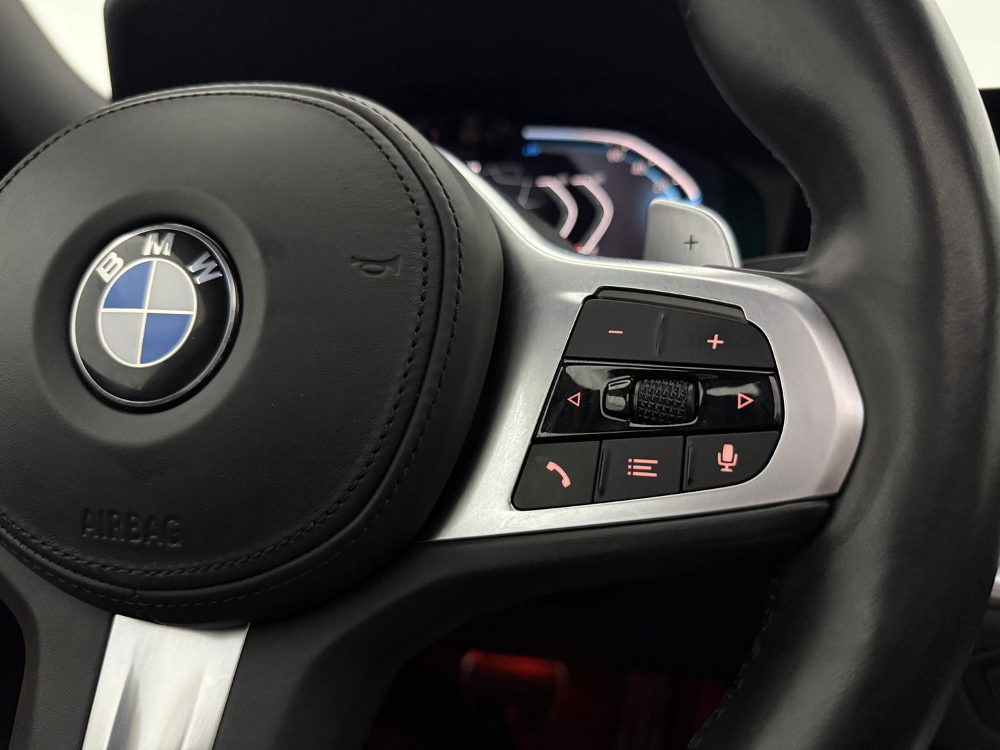 BMW 3-serie 330e eDrive 292PK M-Sport | Pano | HuD | 360° | Sfeer | Virtual | Memory | Adap. Cruise | Carplay | Keyless | NAP