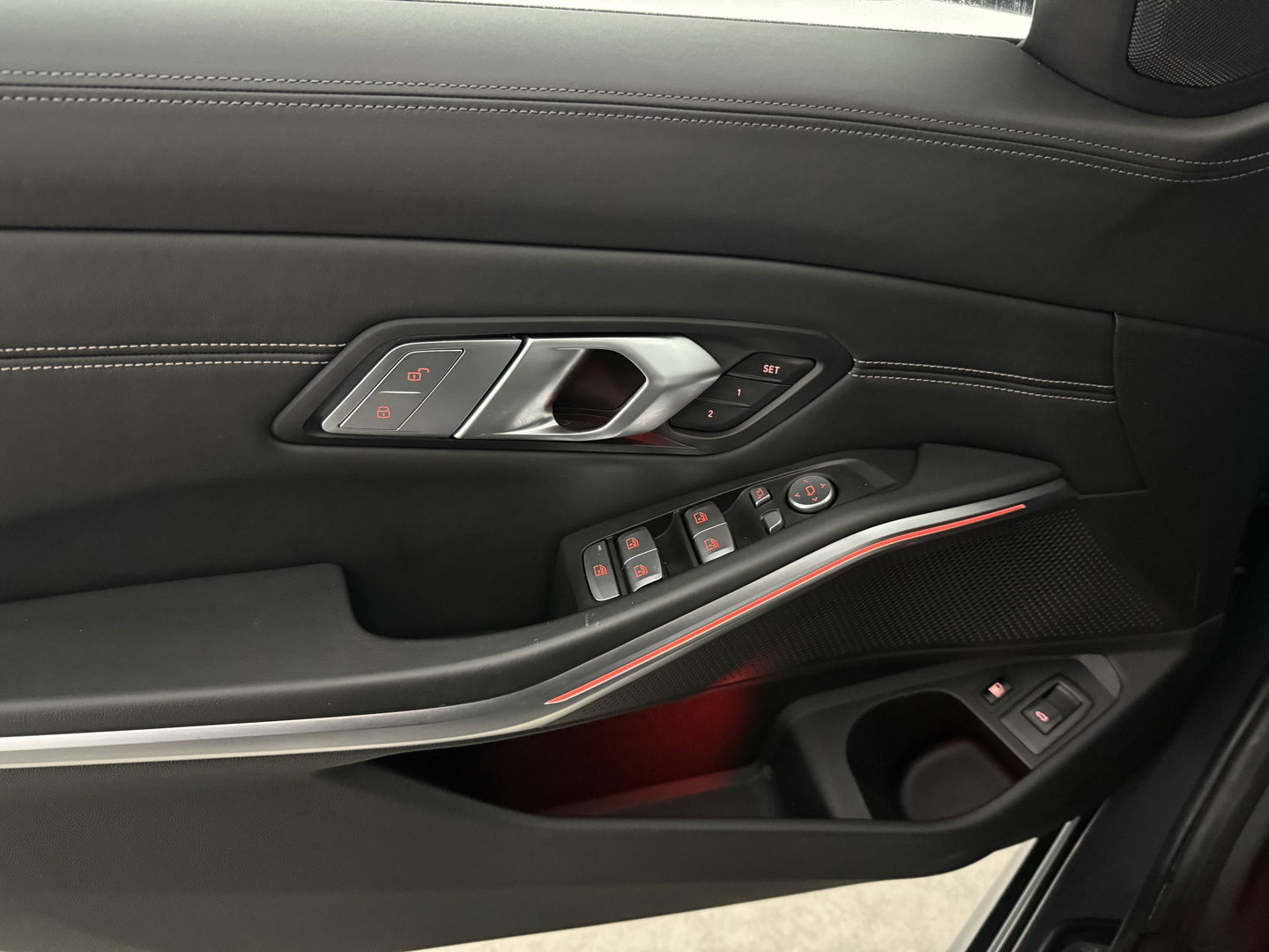 BMW 3-serie 330e eDrive 292PK M-Sport | Pano | HuD | 360° | Sfeer | Virtual | Memory | Adap. Cruise | Carplay | Keyless | NAP