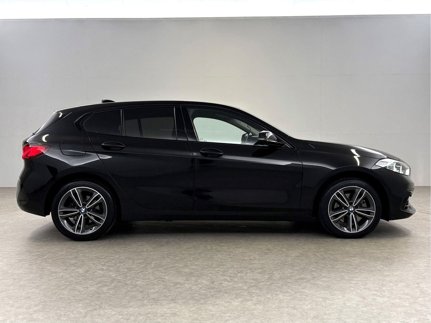 BMW 1-serie 118i | Camera | Sfeer | Virtual | Carplay | Cruise | Parkeersens. | NAP