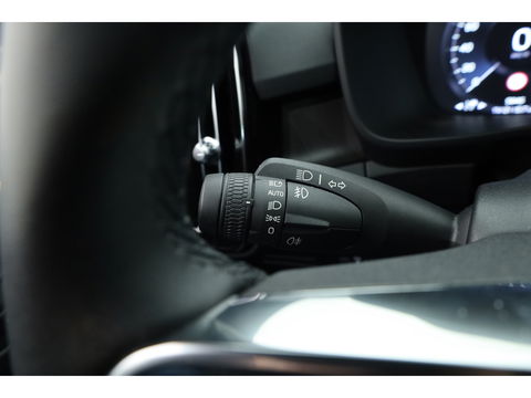 Volvo XC40 1.5 T4 Plug-in hybrid Plus Dark | Facelift | 5.846km | Tailord Wool | H&K Audio | elek. stoelen | ACC |