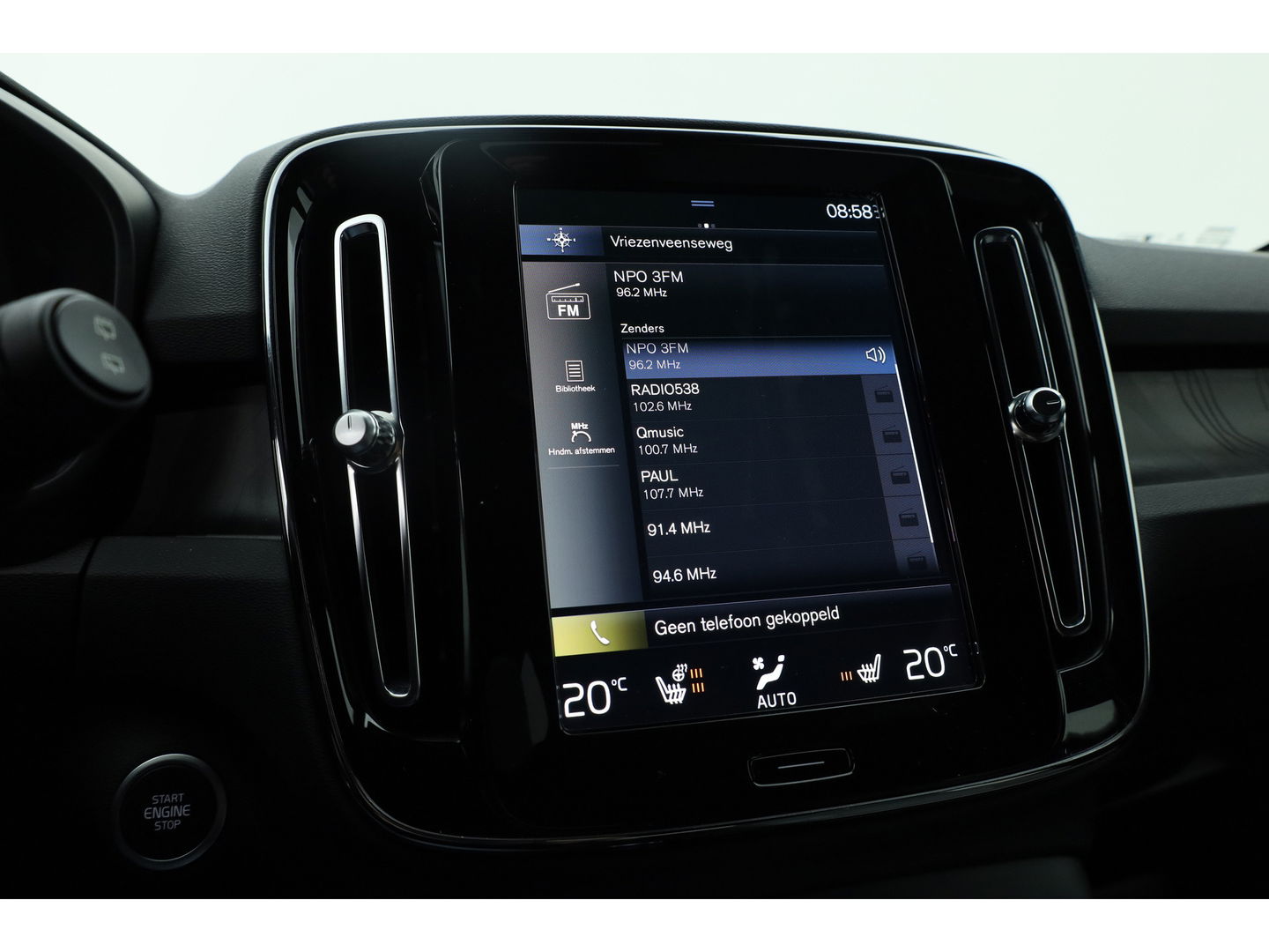 Volvo XC40 1.5 T4 Plug-in hybrid Plus Dark | Facelift | 5.846km | Tailord Wool | H&K Audio | elek. stoelen | ACC |