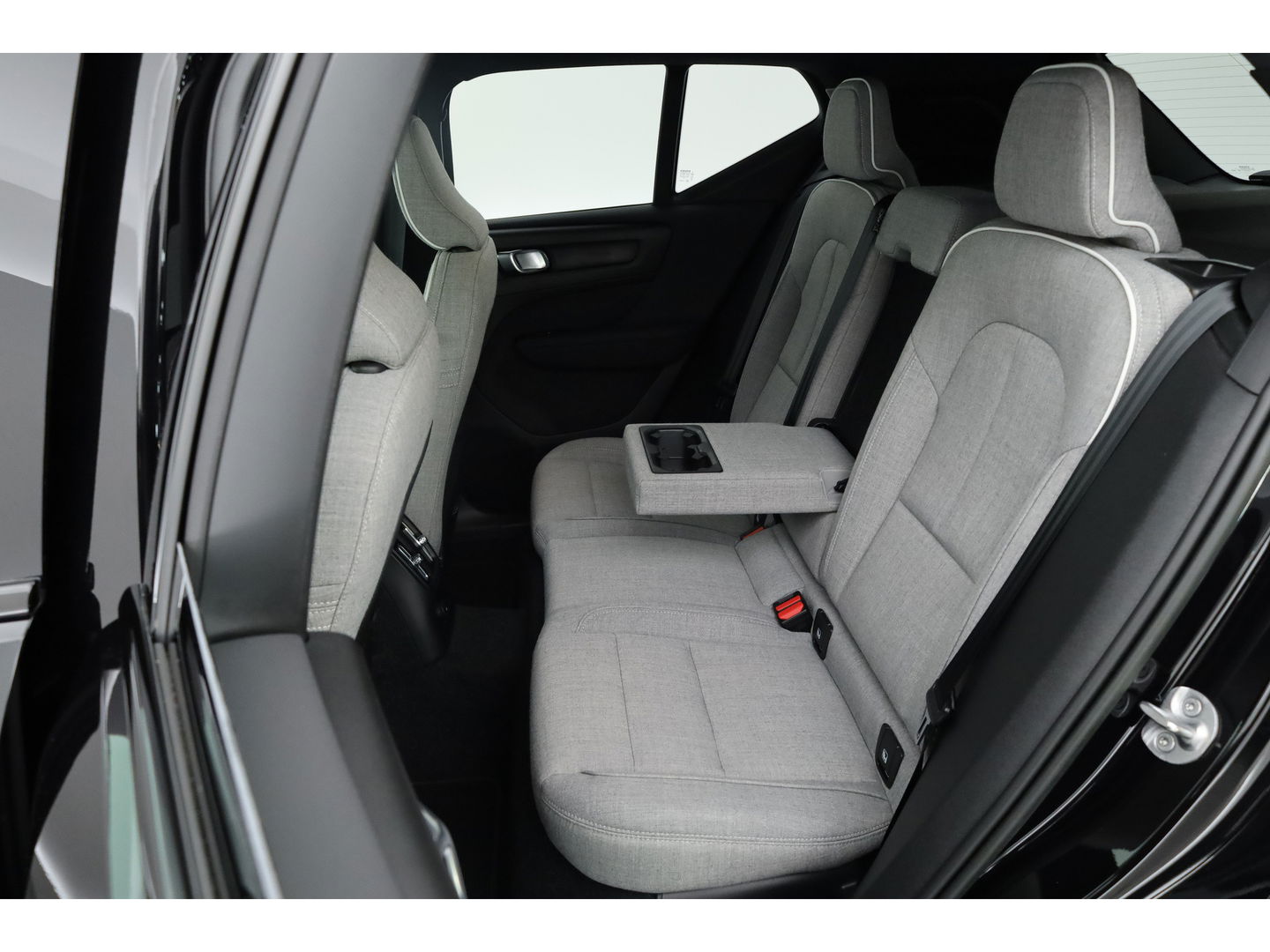 Volvo XC40 1.5 T4 Plug-in hybrid Plus Dark | Facelift | 5.846km | Tailord Wool | H&K Audio | elek. stoelen | ACC |