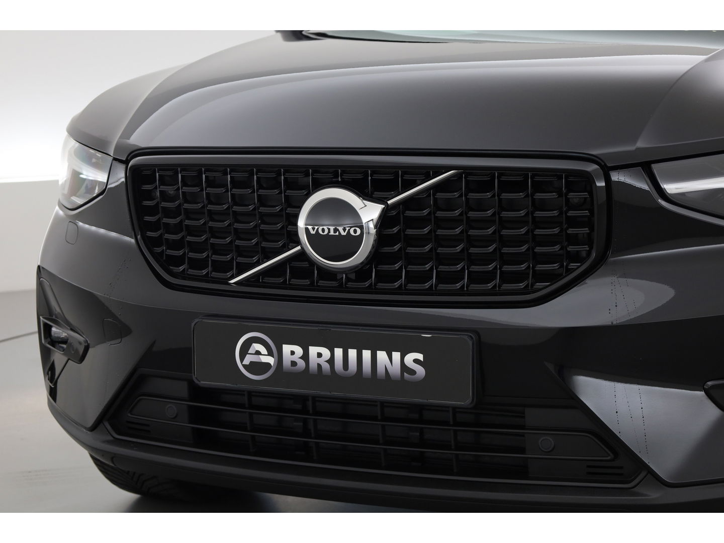 Volvo XC40 1.5 T4 Plug-in hybrid Plus Dark | Facelift | 5.846km | Tailord Wool | H&K Audio | elek. stoelen | ACC |