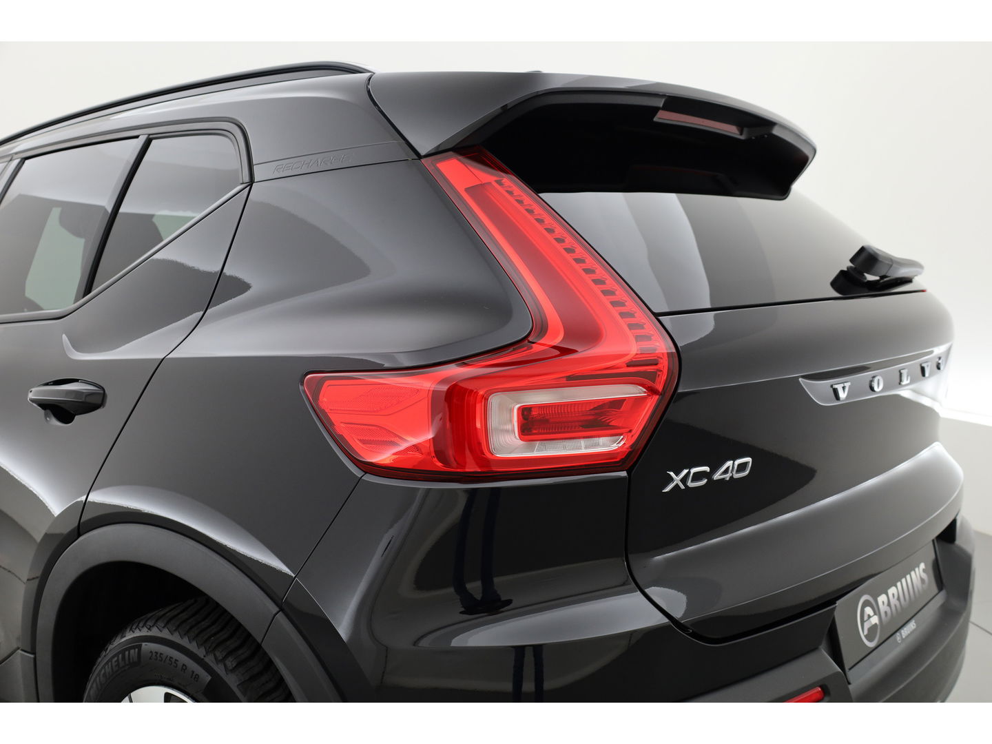 Volvo XC40 1.5 T4 Plug-in hybrid Plus Dark | Facelift | 5.846km | Tailord Wool | H&K Audio | elek. stoelen | ACC |