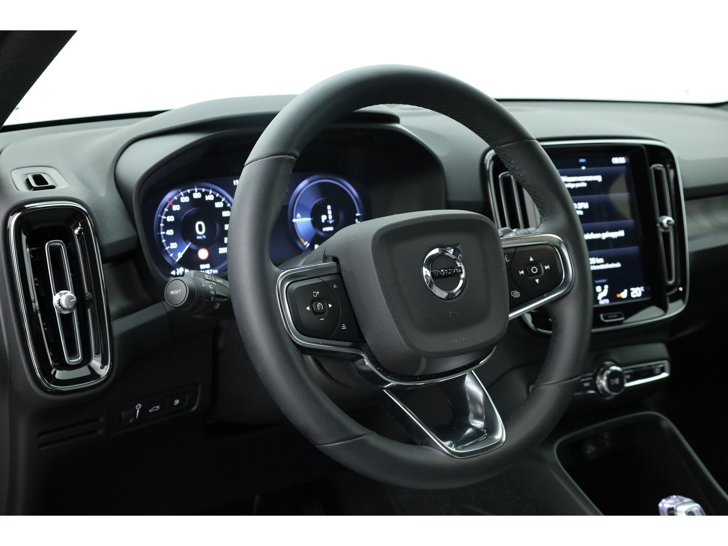 Volvo XC40 1.5 T4 Plug-in hybrid Plus Dark | Facelift | 5.846km | Tailord Wool | H&K Audio | elek. stoelen | ACC |