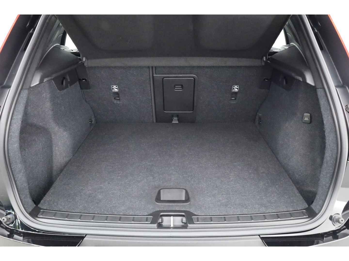 Volvo XC40 1.5 T4 Plug-in hybrid Ultimate Dark | Facelift | Pano-dak | H&K Audio | 20 inch | elek. stoelen | stoel + stuurverw. |