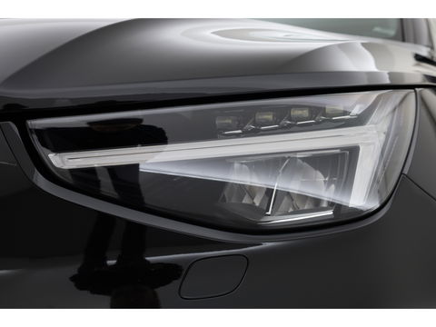 Volvo XC40 1.5 T4 Plug-in hybrid Ultimate Dark | Facelift | Pano-dak | H&K Audio | 20 inch | elek. stoelen | stoel + stuurverw. |