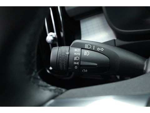 Volvo XC40 1.5 T5 Plug-in hybrid Plus Bright | Facelift | Trekhaak | H&K Audio | elek. stoelen + verwarm. |