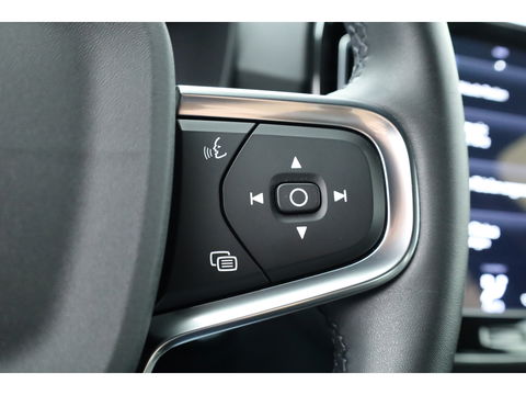 Volvo XC40 1.5 T5 Plug-in hybrid Plus Bright | Facelift | Trekhaak | H&K Audio | elek. stoelen + verwarm. |