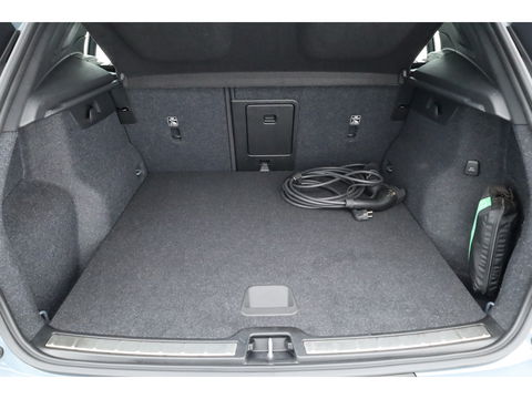 Volvo XC40 1.5 T5 Plug-in hybrid Plus Bright | Facelift | Trekhaak | H&K Audio | elek. stoelen + verwarm. |
