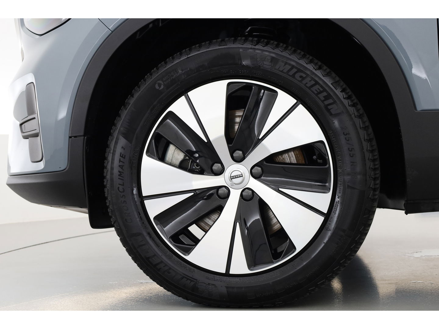 Volvo XC40 1.5 T5 Plug-in hybrid Plus Bright | Facelift | Trekhaak | H&K Audio | elek. stoelen + verwarm. |