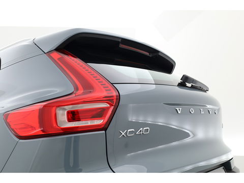 Volvo XC40 1.5 T5 Plug-in hybrid Plus Bright | Facelift | Trekhaak | H&K Audio | elek. stoelen + verwarm. |