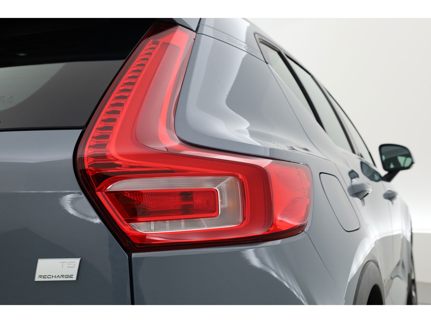 Volvo XC40 1.5 T5 Plug-in hybrid Plus Bright | Facelift | Trekhaak | H&K Audio | elek. stoelen + verwarm. |