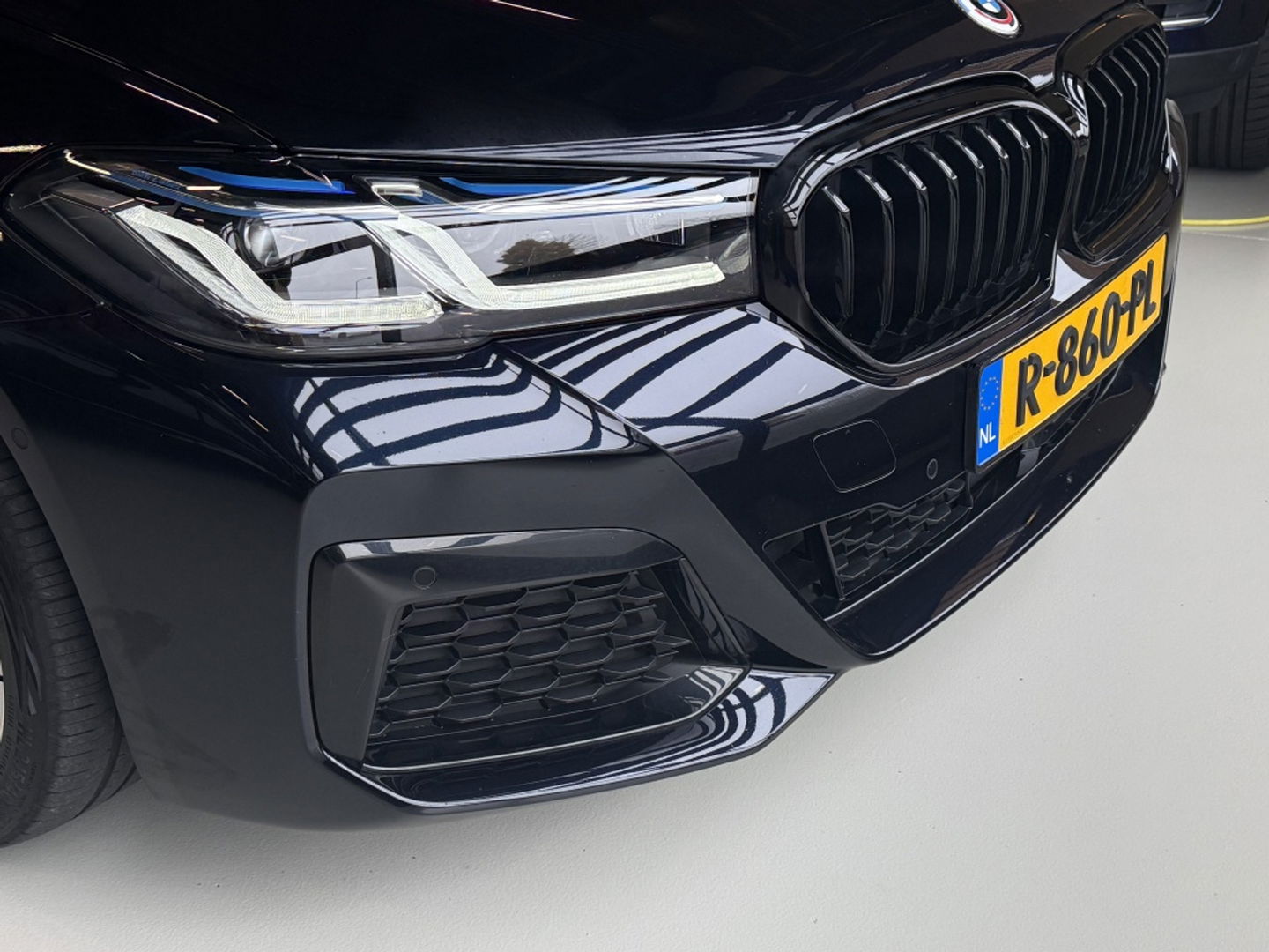 BMW 5 Serie Touring 530e 292PK M-Sport Individual / laser *NAP*