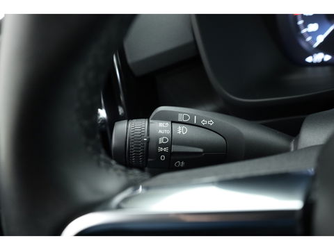 Volvo XC40 1.5 T5 Plug-in hybrid Plus Dark | Facelift | Leer | ACC | H&K Audio | elek. stoelen | Blis |