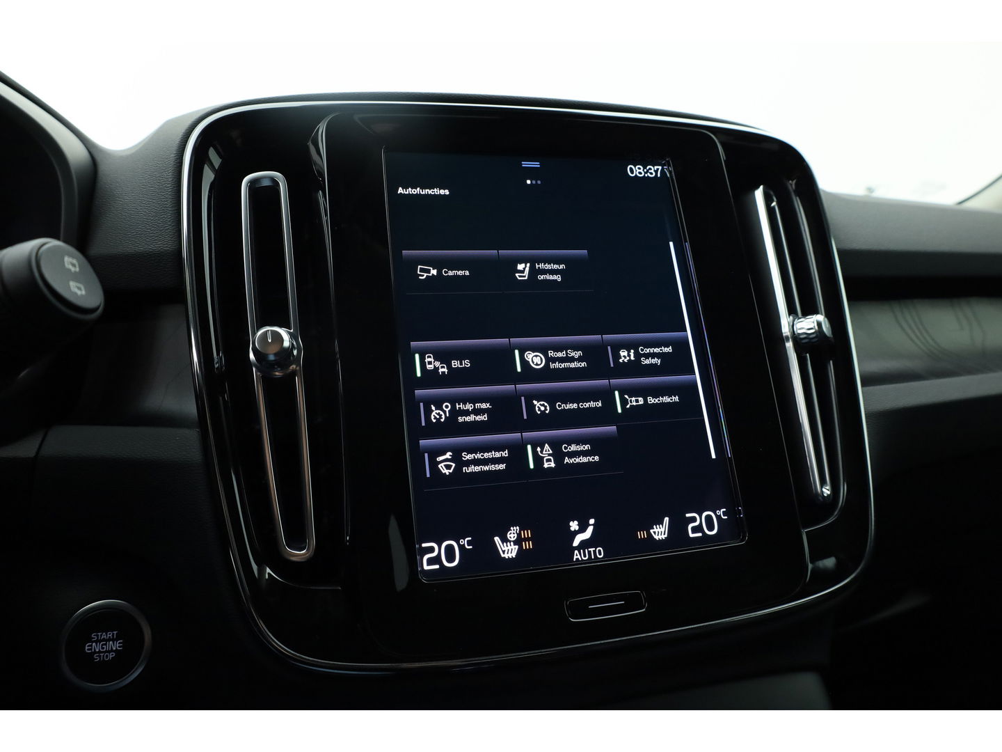 Volvo XC40 1.5 T5 Plug-in hybrid Plus Dark | Facelift | Leer | ACC | H&K Audio | elek. stoelen | Blis |