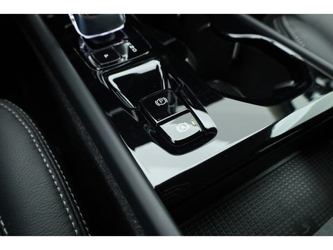 Volvo XC40 1.5 T5 Plug-in hybrid Plus Dark | Facelift | Leer | ACC | H&K Audio | elek. stoelen | Blis |