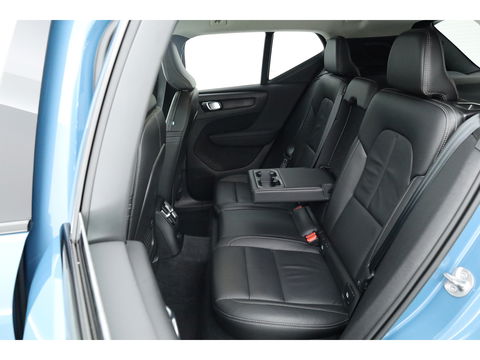 Volvo XC40 1.5 T5 Plug-in hybrid Plus Dark | Facelift | Leer | ACC | H&K Audio | elek. stoelen | Blis |