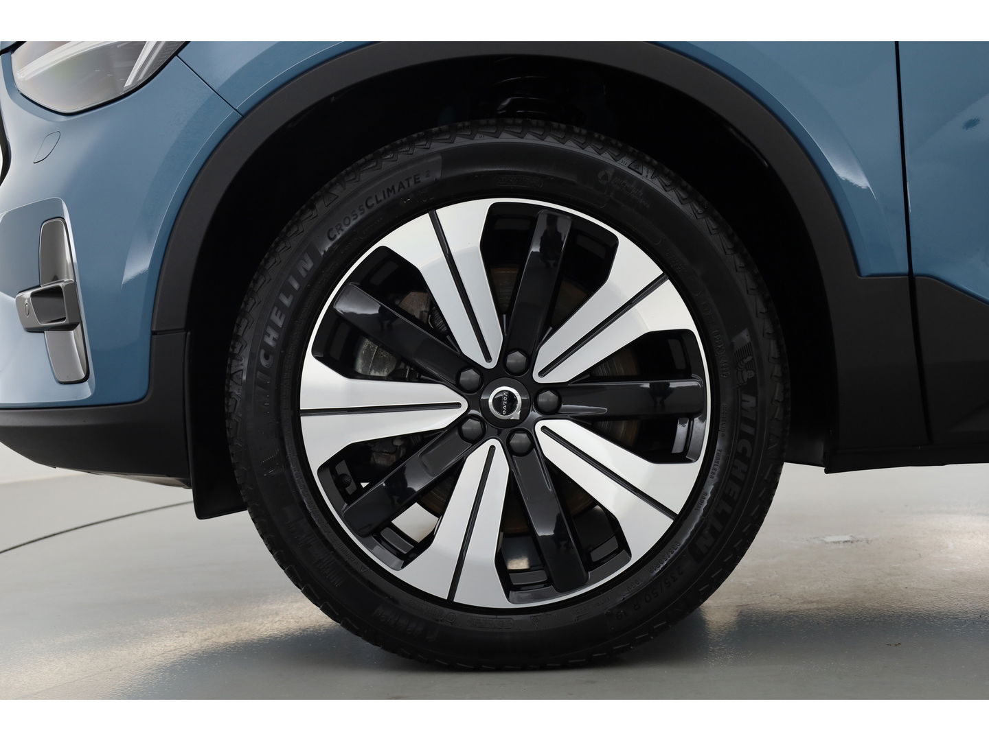 Volvo XC40 1.5 T5 Plug-in hybrid Plus Dark | Facelift | Leer | ACC | H&K Audio | elek. stoelen | Blis |