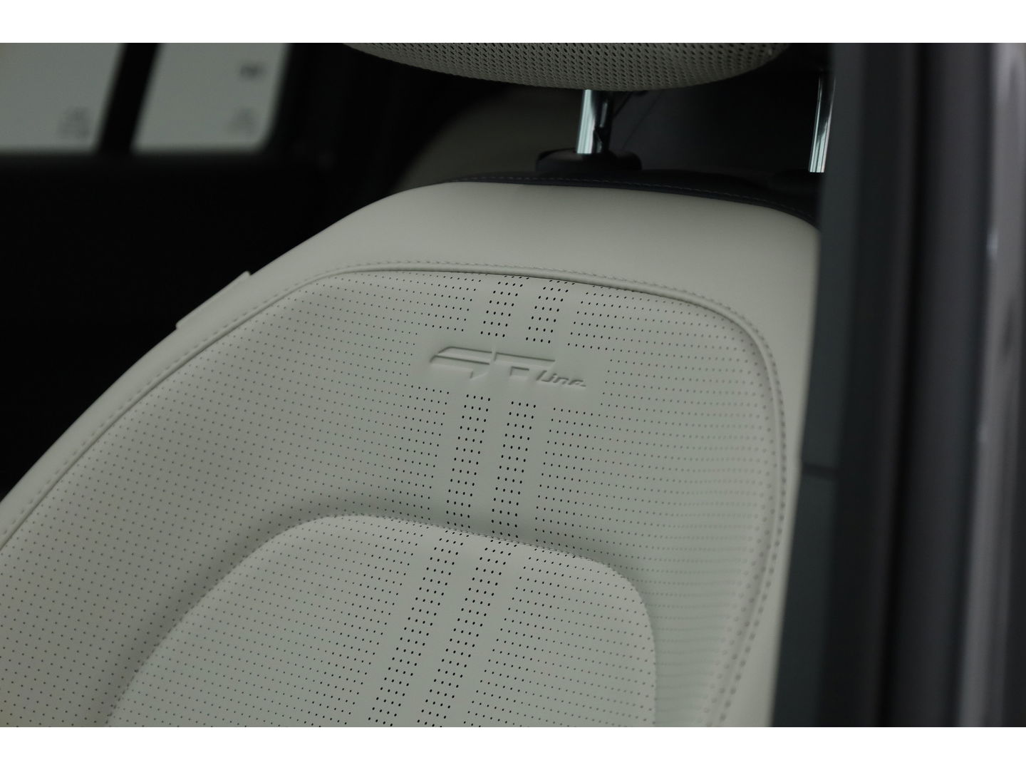 Kia EV3 GT-Line 81.4 kWh | Pano | HUD | Stoelventi. | Harman Kardon | 360cam | Vehicle-to-load