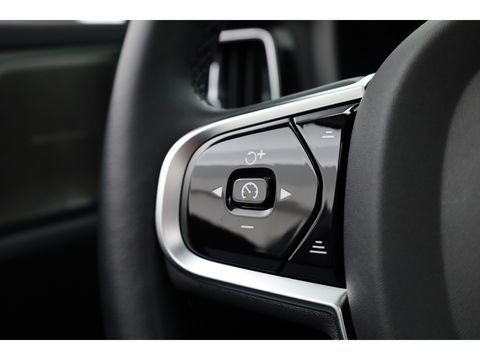 Volvo V60 2.0 B4 Plus Dark | Pano | Dodehoek | H&K | Adapt. Cruise | CarPlay | Trekhaak | All Season
