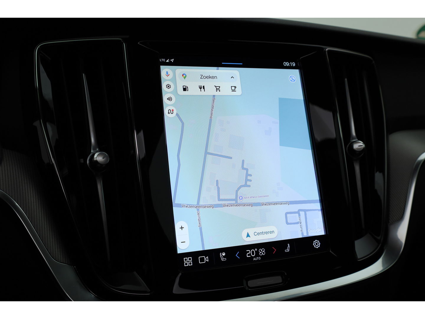 Volvo V60 2.0 B4 Plus Dark | Pano | Dodehoek | H&K | Adapt. Cruise | CarPlay | Trekhaak | All Season