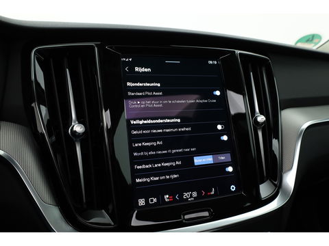 Volvo V60 2.0 B4 Plus Dark | Pano | Dodehoek | H&K | Adapt. Cruise | CarPlay | Trekhaak | All Season