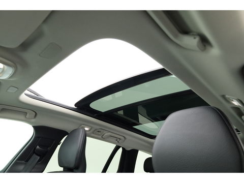 Volvo V60 2.0 B4 Plus Dark | Pano | Dodehoek | H&K | Adapt. Cruise | CarPlay | Trekhaak | All Season