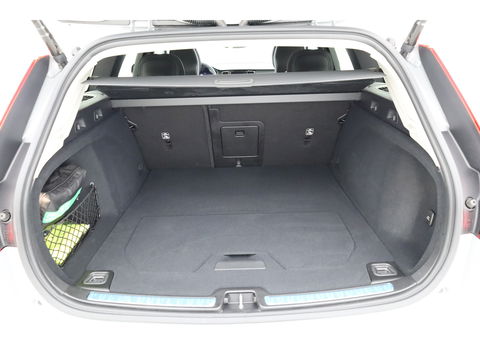 Volvo V60 2.0 B4 Plus Dark | Pano | Dodehoek | H&K | Adapt. Cruise | CarPlay | Trekhaak | All Season