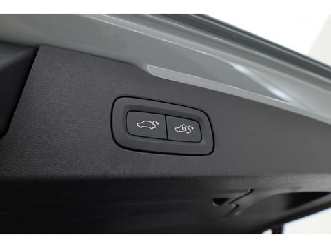 Volvo V60 2.0 B4 Plus Dark | Pano | Dodehoek | H&K | Adapt. Cruise | CarPlay | Trekhaak | All Season