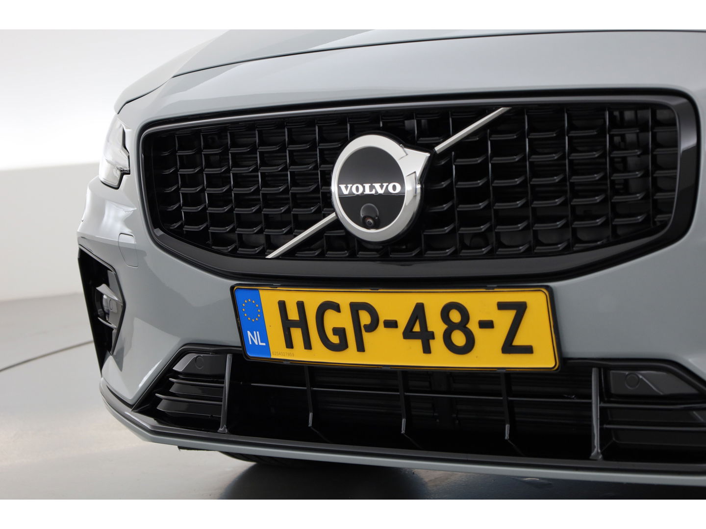 Volvo V60 2.0 B4 Plus Dark | Pano | Dodehoek | H&K | Adapt. Cruise | CarPlay | Trekhaak | All Season