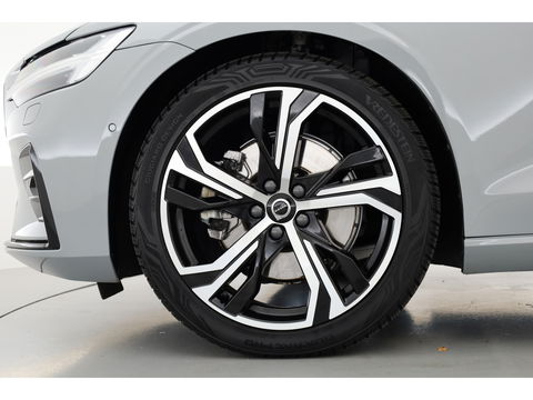 Volvo V60 2.0 B4 Plus Dark | Pano | Dodehoek | H&K | Adapt. Cruise | CarPlay | Trekhaak | All Season