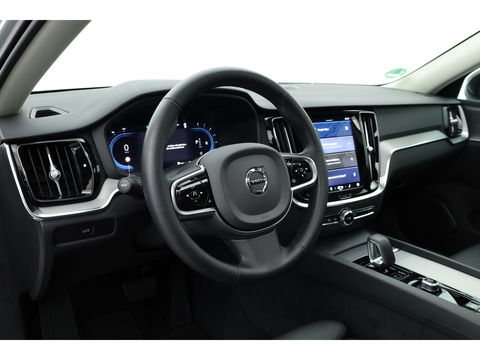Volvo V60 2.0 B4 Plus Dark | Pano | Dodehoek | H&K | Adapt. Cruise | CarPlay | Trekhaak | All Season