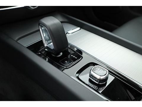 Volvo V60 2.0 B4 Plus Dark | Pano | Dodehoek | H&K | Adapt. Cruise | CarPlay | Trekhaak | All Season