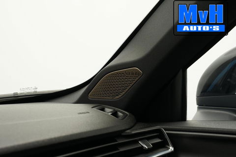 Lynk & Co 01 1.5 Plug-in Hybride|FULL BLACK|ZWARTE.HEMEL|NAP