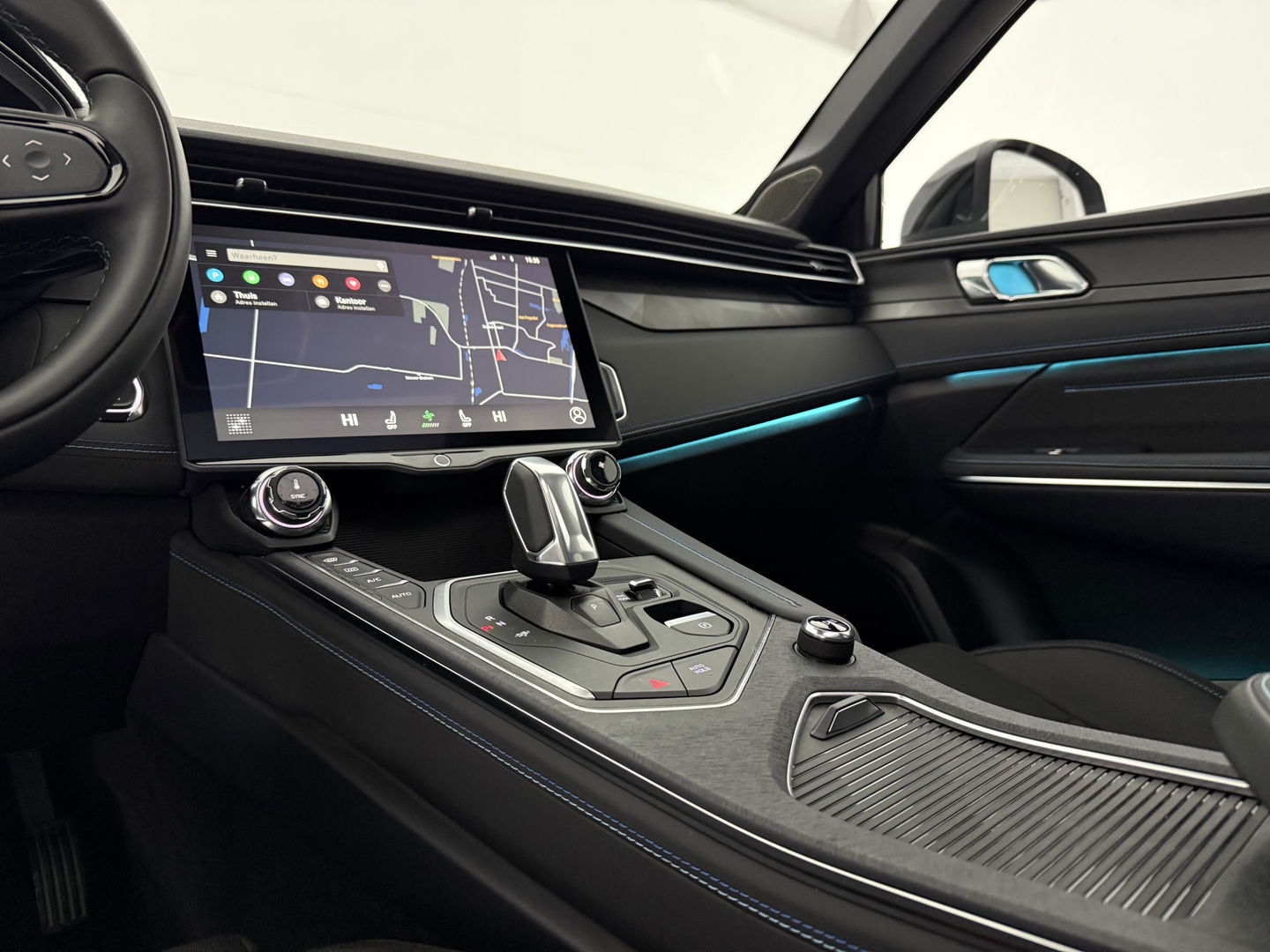 Lynk Co 01 1.5 | Nardo Grey | Pano | 360° | Memory | Sfeerverl. | Carplay | Virtual | Keyless | NAP