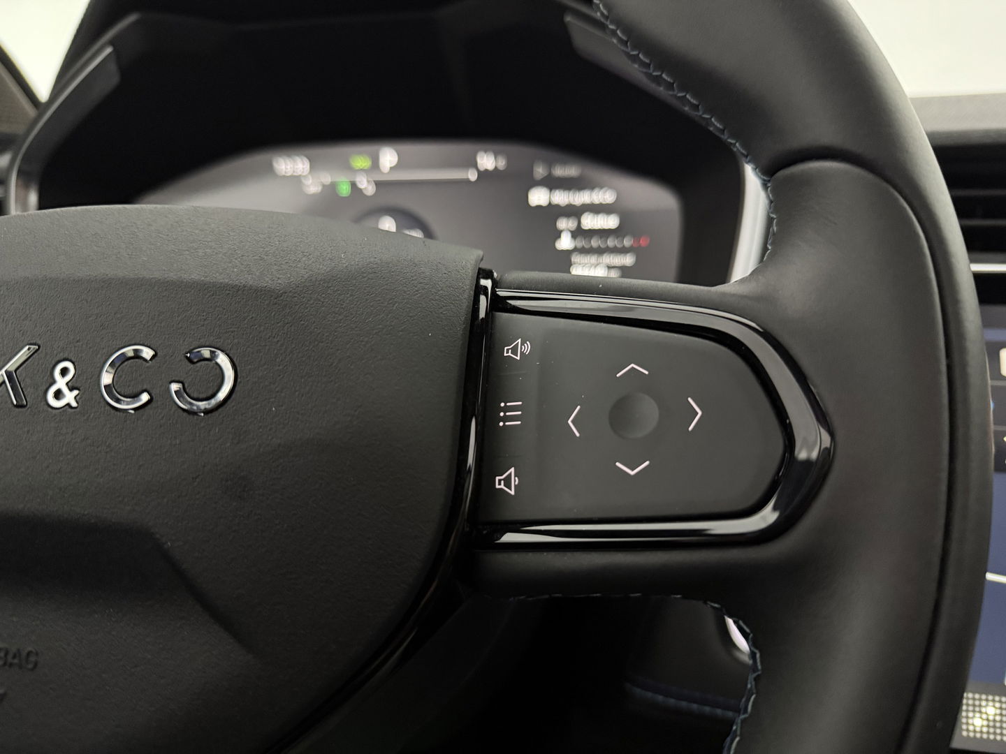 Lynk Co 01 1.5 | Nardo Grey | Pano | 360° | Memory | Sfeerverl. | Carplay | Virtual | Keyless | NAP