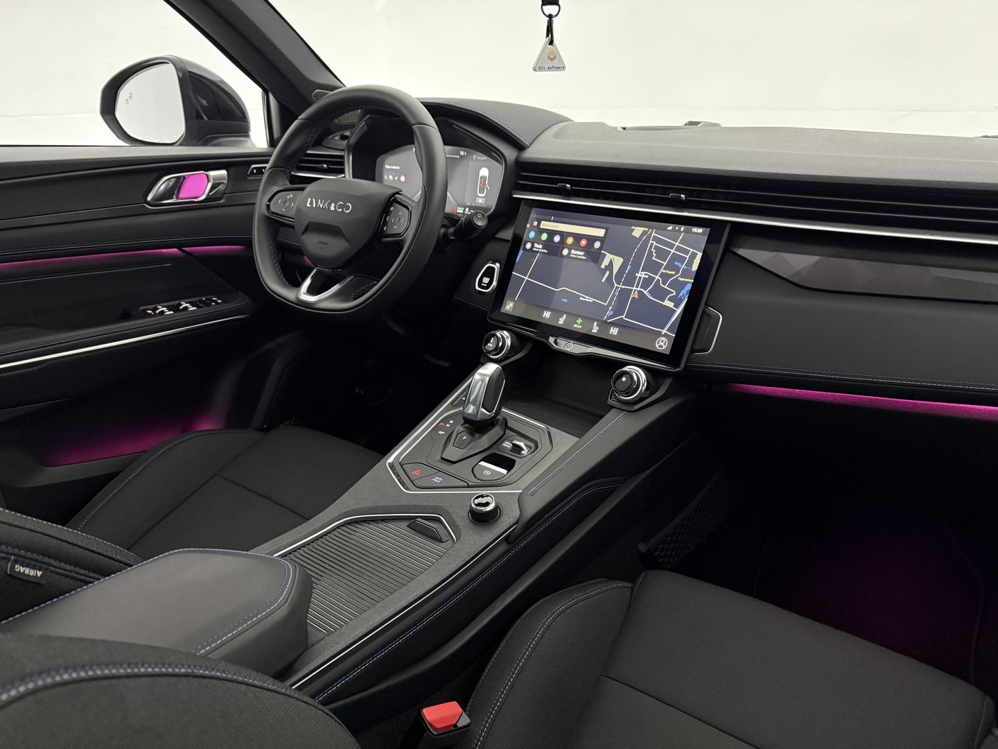 Lynk Co 01 1.5 | Nardo Grey | Pano | 360° | Memory | Sfeerverl. | Carplay | Virtual | Keyless | NAP