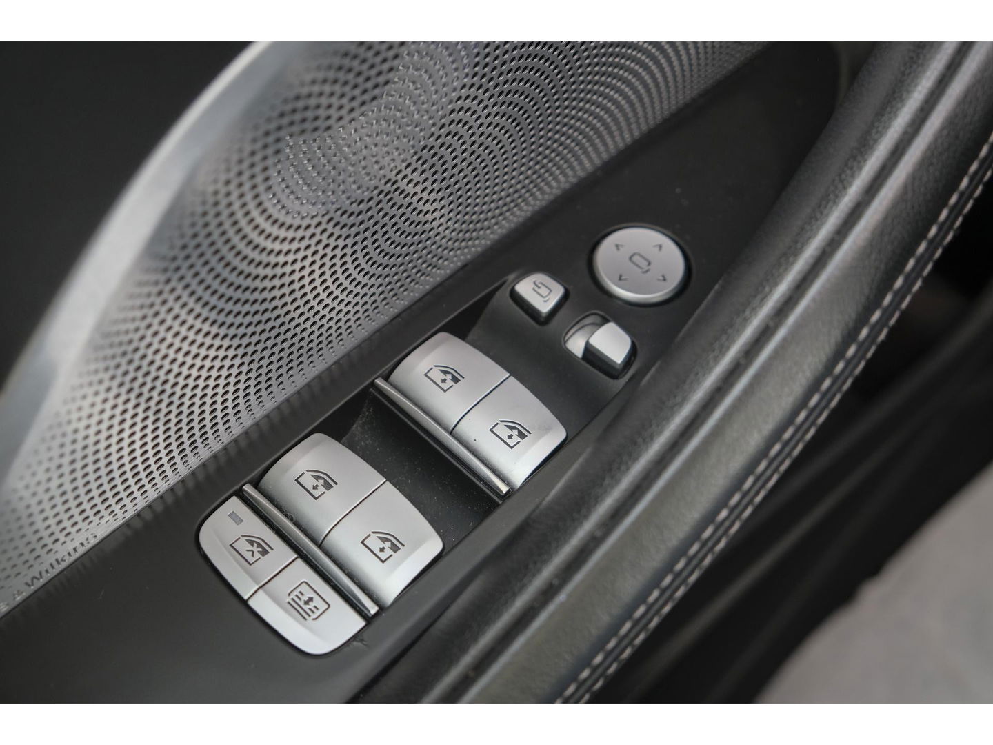 BMW 8 Serie Gran Coupé 840i 333pk M-sport xDrive Panoramadak M8 seats Bowers&Wilkins Stoelkoeling Aventurin Rot 20" LMV