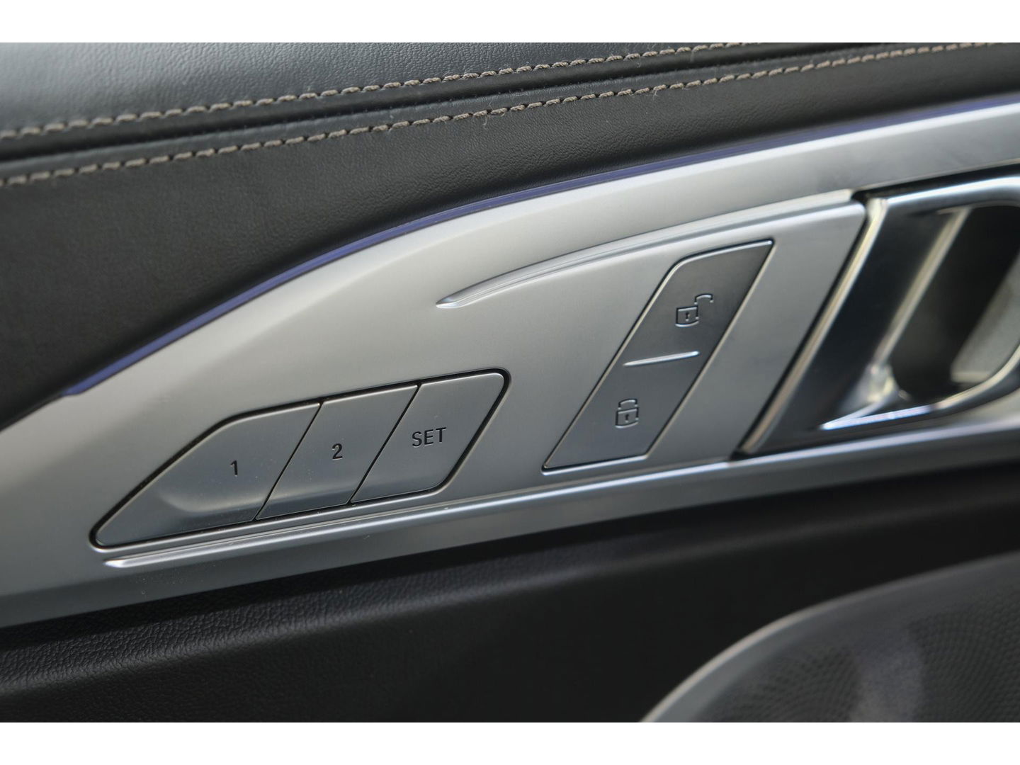 BMW 8 Serie Gran Coupé 840i 333pk M-sport xDrive Panoramadak M8 seats Bowers&Wilkins Stoelkoeling Aventurin Rot 20" LMV