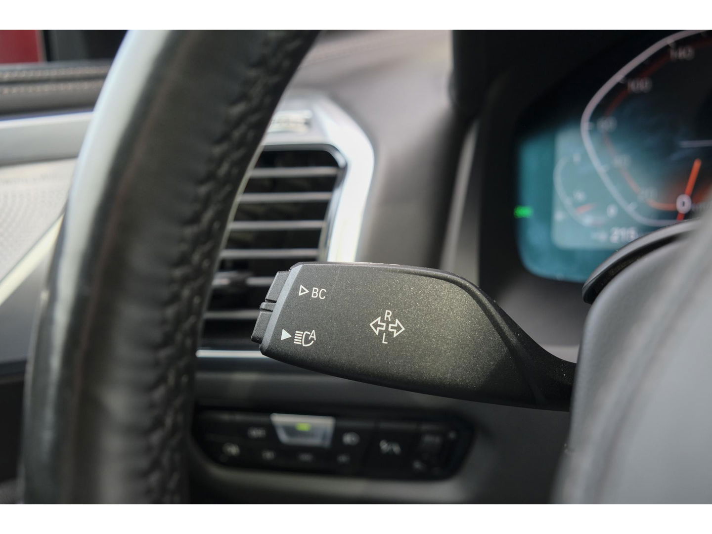 BMW 8 Serie Gran Coupé 840i 333pk M-sport xDrive Panoramadak M8 seats Bowers&Wilkins Stoelkoeling Aventurin Rot 20" LMV