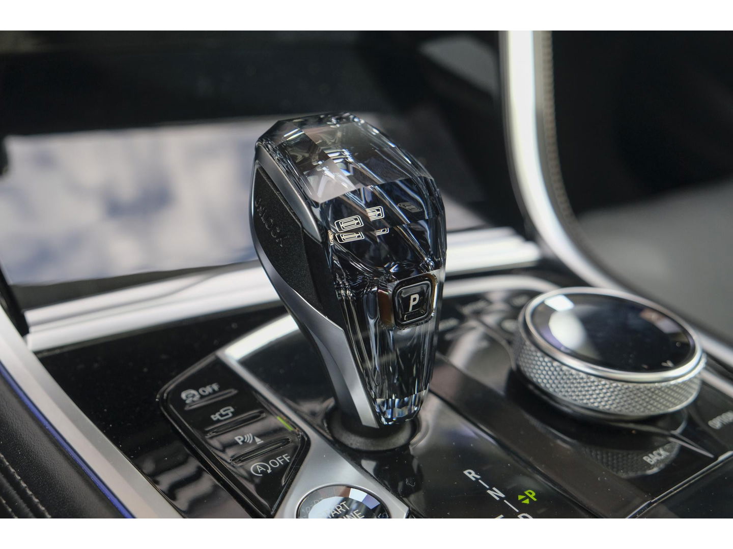 BMW 8 Serie Gran Coupé 840i 333pk M-sport xDrive Panoramadak M8 seats Bowers&Wilkins Stoelkoeling Aventurin Rot 20" LMV