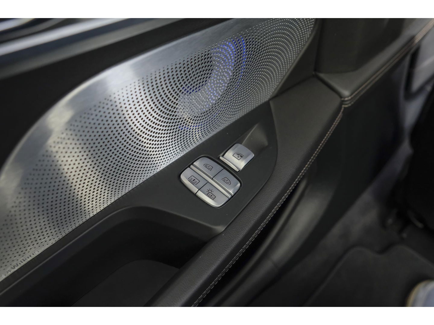 BMW 8 Serie Gran Coupé 840i 333pk M-sport xDrive Panoramadak M8 seats Bowers&Wilkins Stoelkoeling Aventurin Rot 20" LMV