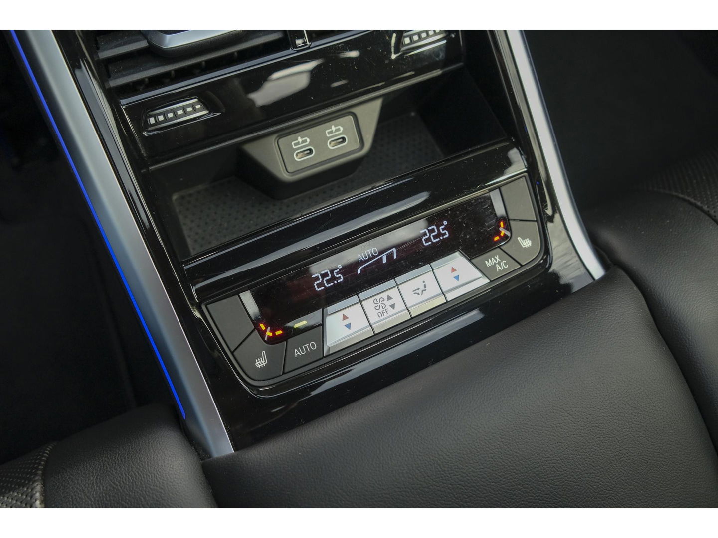 BMW 8 Serie Gran Coupé 840i 333pk M-sport xDrive Panoramadak M8 seats Bowers&Wilkins Stoelkoeling Aventurin Rot 20" LMV